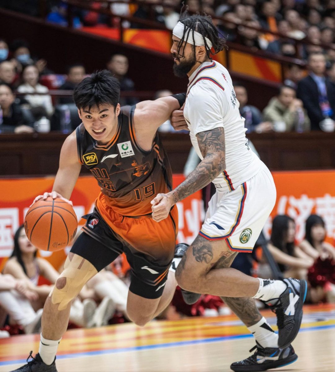 里昂集结日豪取连胜,志在CBA常规赛名次提升,底气十足,阵容厚度经受考验的简单介绍 里昂集结日豪取连胜,志在CBA常规赛名次提升,底气十足,阵容厚度经受考验的简单介绍