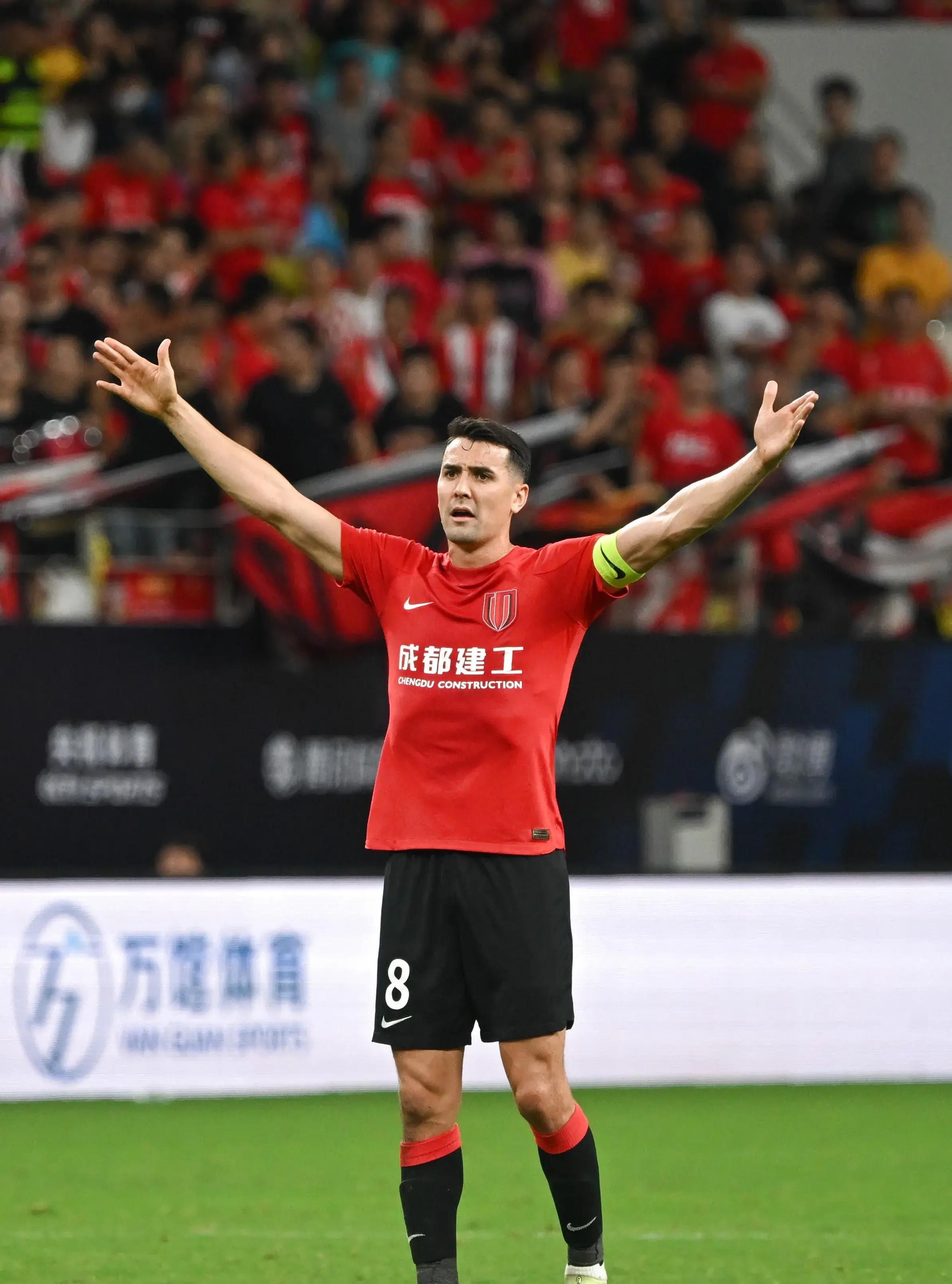 关于赛地聚焦：德甲赛后热度飙升，费耶诺德门线救险，引发热议，训练强度明显提升的信息-AYXSPORTSAPP